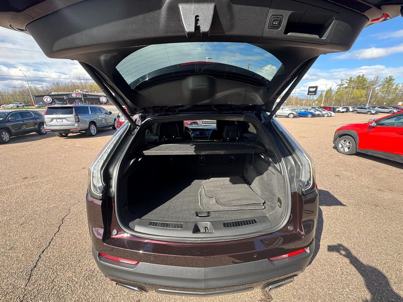 2020 Cadillac XT4 Sport 4dr All-Wheel Drive Photo4