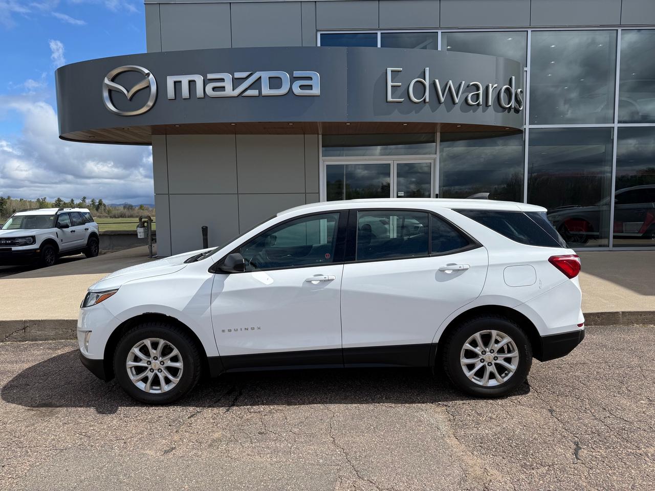 2018 Chevrolet Equinox LS Front-Wheel Drive Photo