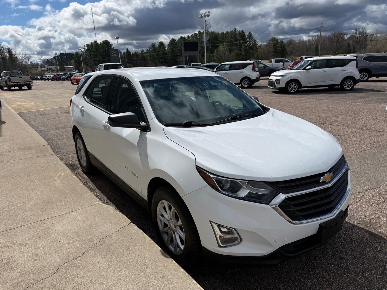 2018 Chevrolet Equinox LS Front-Wheel Drive Photo