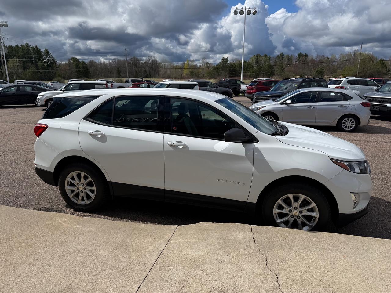 2018 Chevrolet Equinox LS Front-Wheel Drive Photo