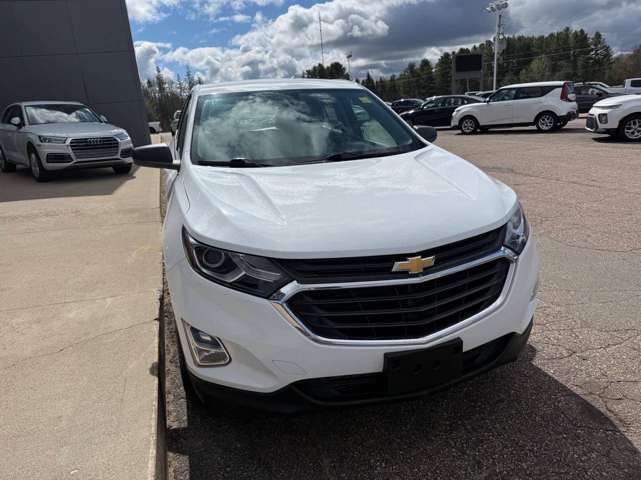 2018 Chevrolet Equinox LS Front-Wheel Drive Photo