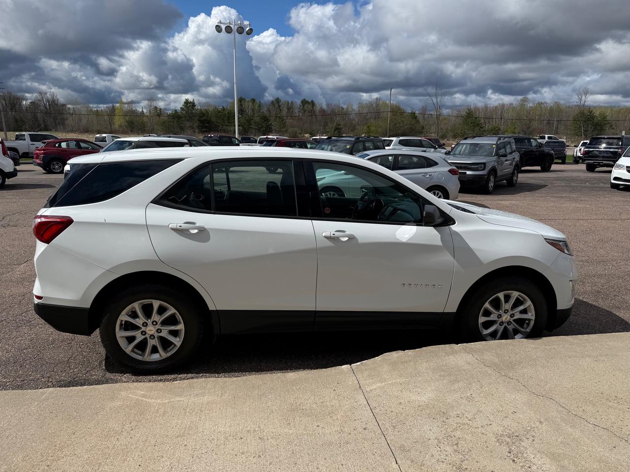 2018 Chevrolet Equinox LS Front-Wheel Drive Photo
