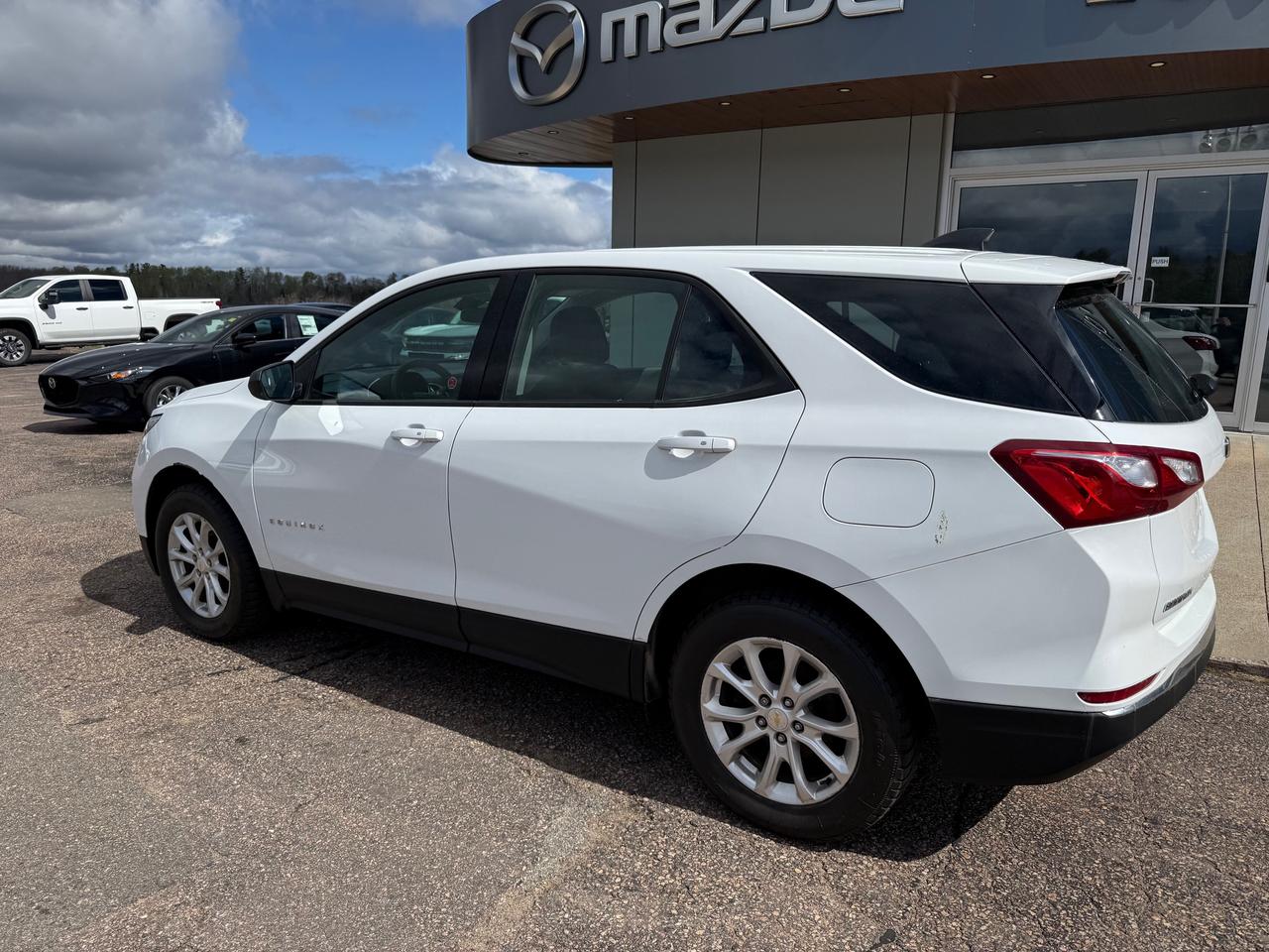 2018 Chevrolet Equinox LS Front-Wheel Drive Photo