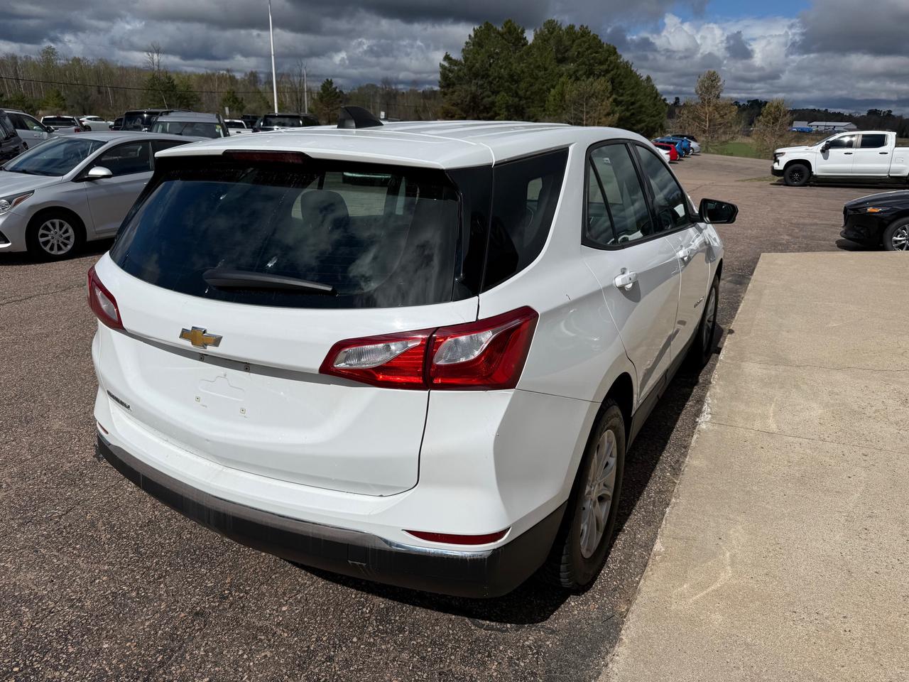 2018 Chevrolet Equinox LS Front-Wheel Drive Photo