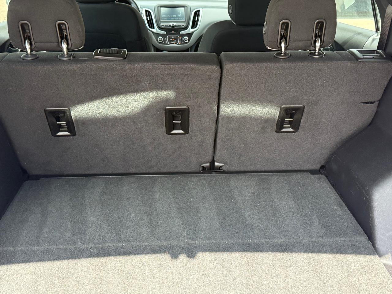 2018 Chevrolet Equinox LS Front-Wheel Drive Photo