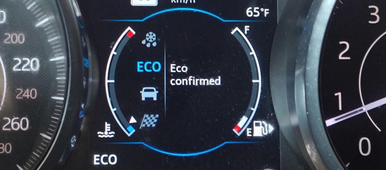 2019 Jaguar E-Pace P300 R-Dynamic SE   AWD   Clean Carfax   Leather Photo