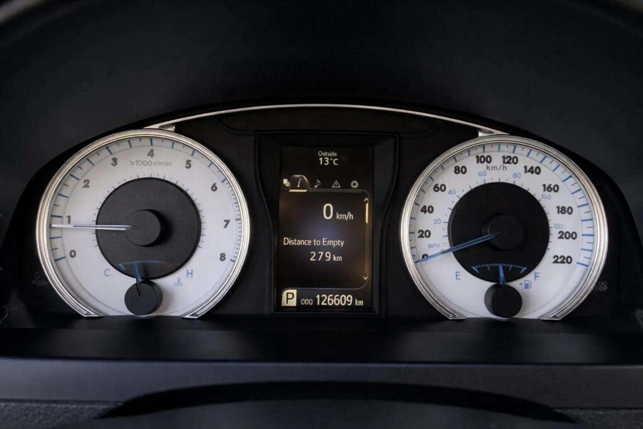 2016 Toyota Camry SE Photo