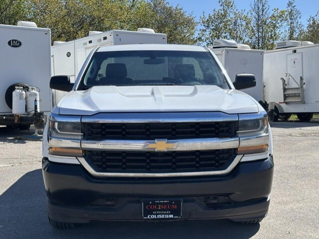 2017 Chevrolet Silverado 1500 4WD REGULAR CAB **SHORT BOX** CERTIFIED-WE FINANCE Photo