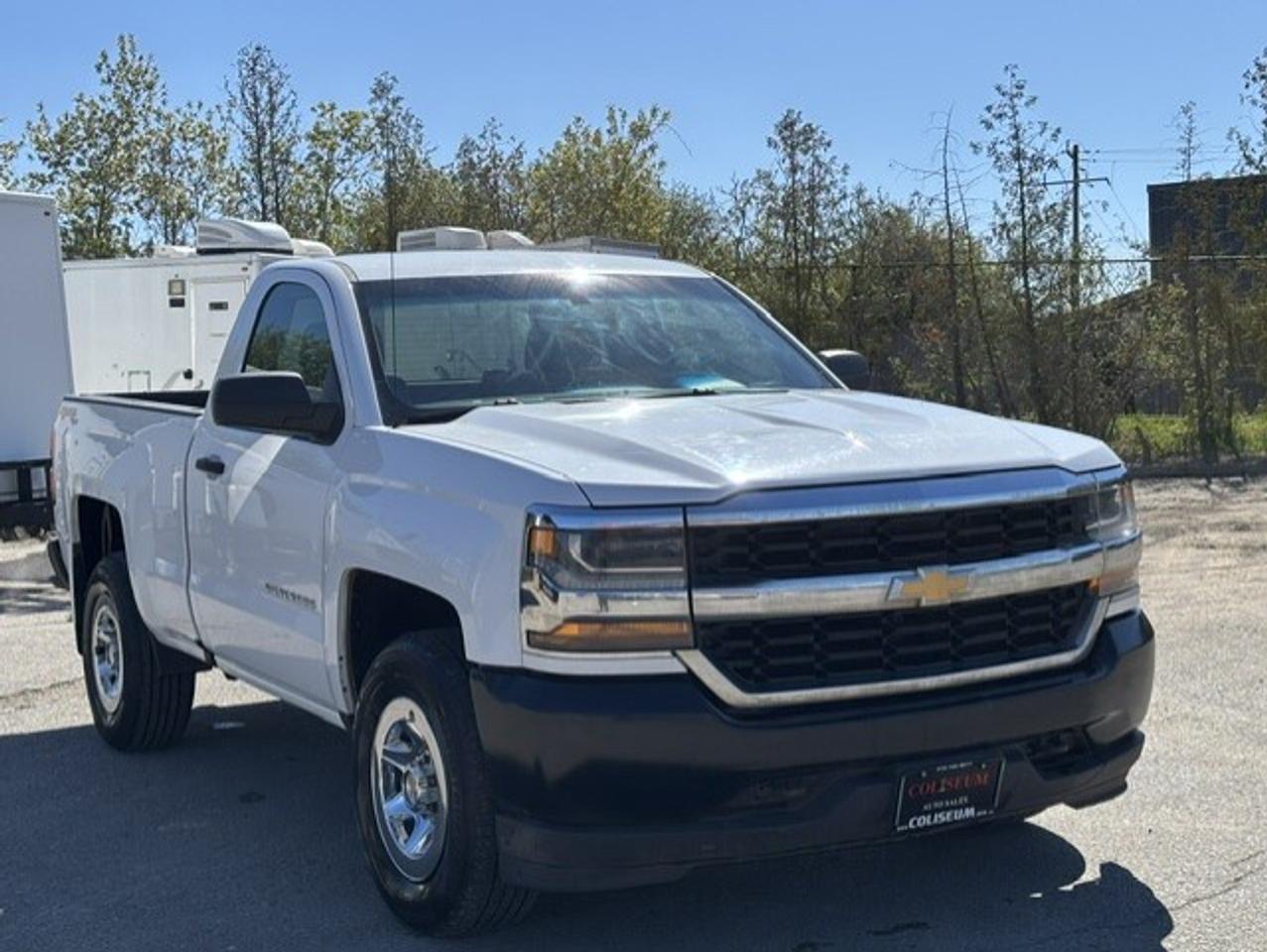 2017 Chevrolet Silverado 1500 4WD REGULAR CAB **SHORT BOX** CERTIFIED-WE FINANCE Photo