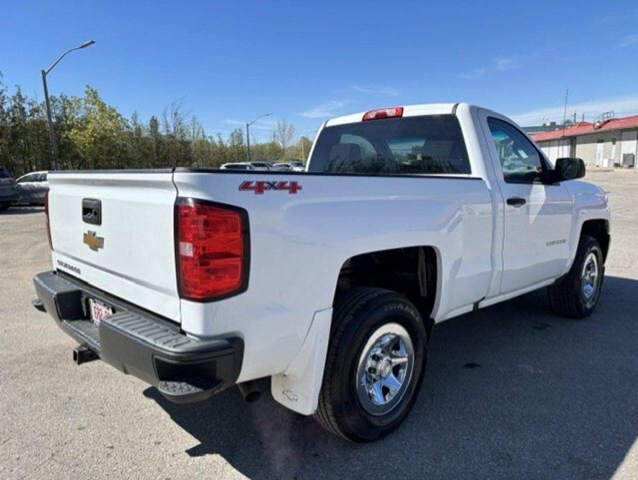 2017 Chevrolet Silverado 1500 4WD REGULAR CAB **SHORT BOX** CERTIFIED-WE FINANCE Photo