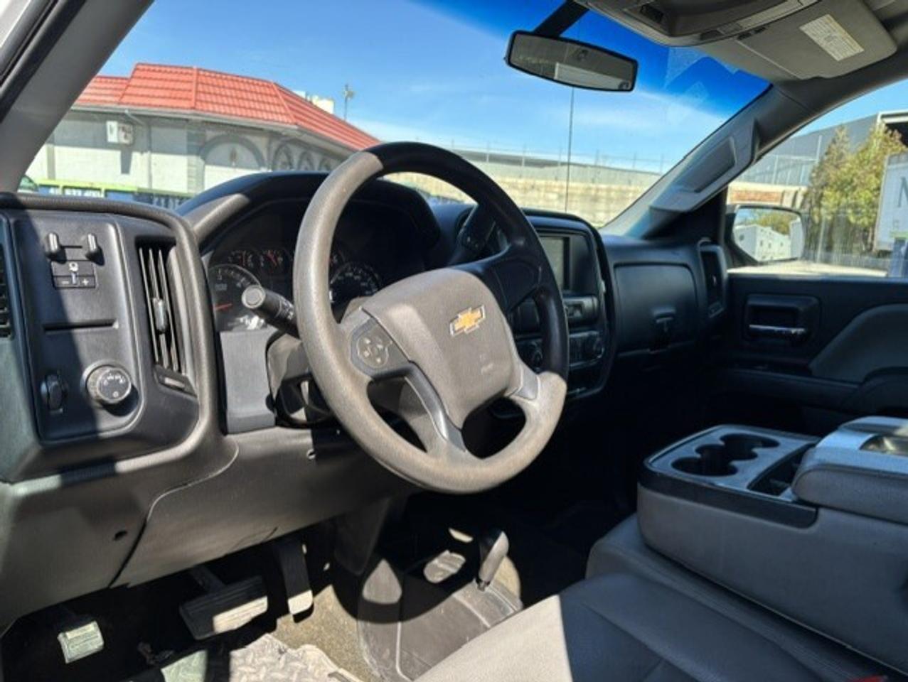 2017 Chevrolet Silverado 1500 4WD REGULAR CAB **SHORT BOX** CERTIFIED-WE FINANCE Photo