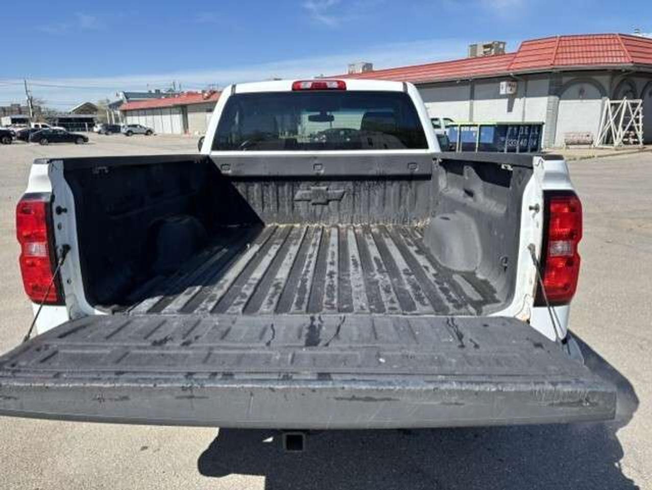 2017 Chevrolet Silverado 1500 4WD REGULAR CAB **SHORT BOX** CERTIFIED-WE FINANCE Photo