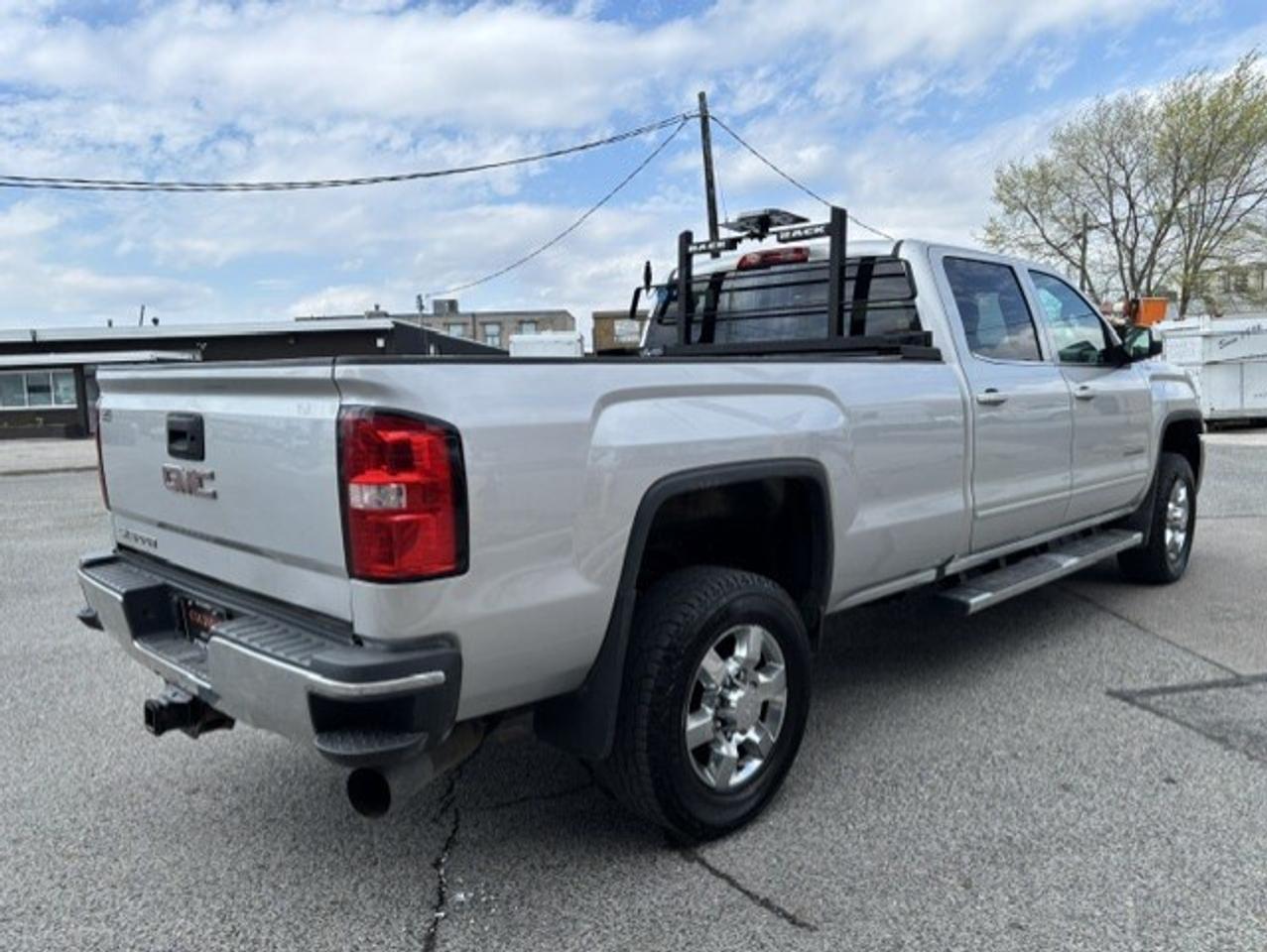 2018 GMC SIERRA 2500HD SLE Z71 4WD-6.6L-DURAMAX DIESEL-CREW CAB-LONG BOX Photo