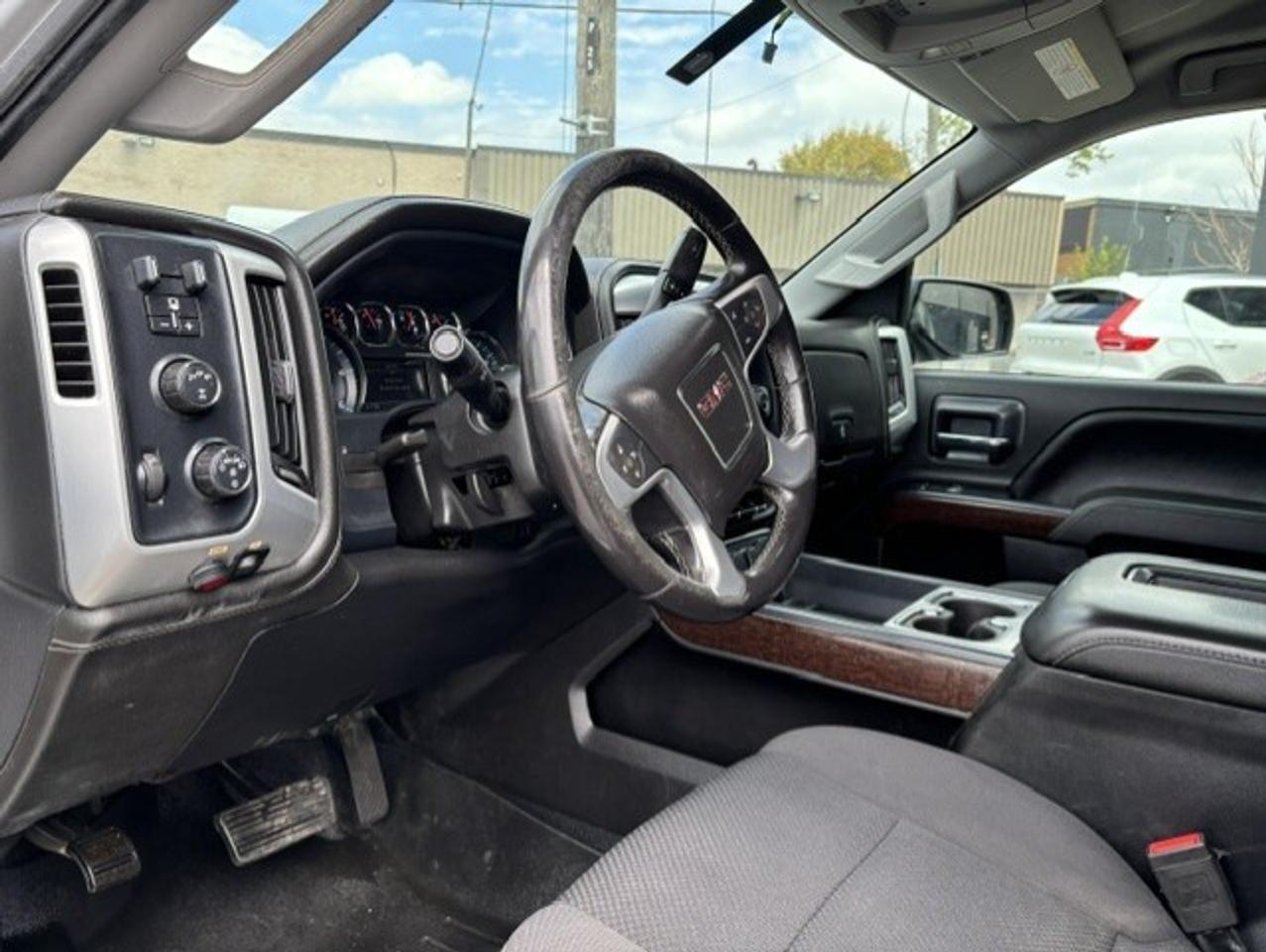 2018 GMC SIERRA 2500HD SLE Z71 4WD-6.6L-DURAMAX DIESEL-CREW CAB-LONG BOX Photo