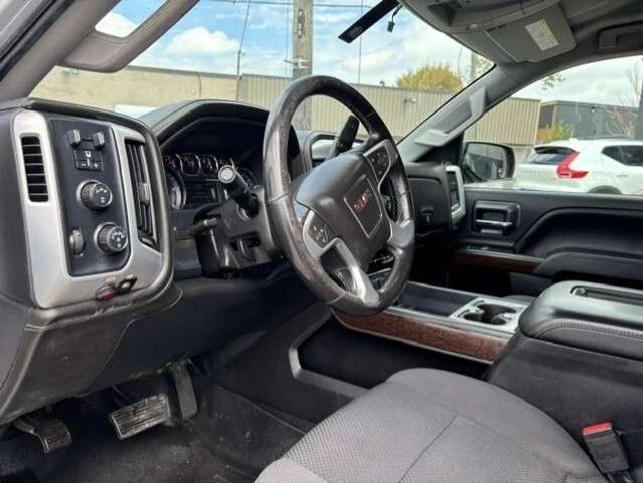 2018 GMC SIERRA 2500HD SLE Z71 4WD-6.6L-DURAMAX DIESEL-CREW CAB-LONG BOX Photo