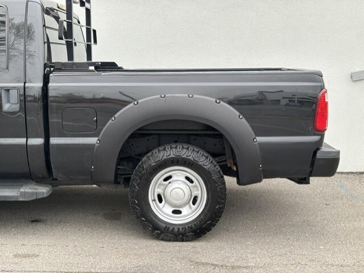 2015 Ford F-250 4WD **CREW CAB-SHORT BOX-1 OWNER-CERTIFIED** Photo2