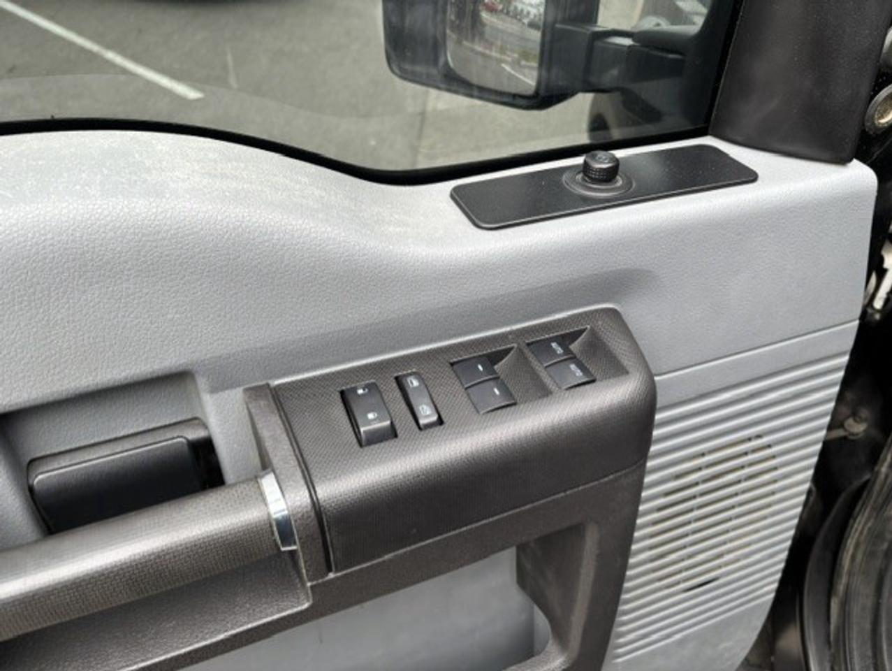 2015 Ford F-250 4WD **CREW CAB-SHORT BOX-1 OWNER-CERTIFIED** Photo