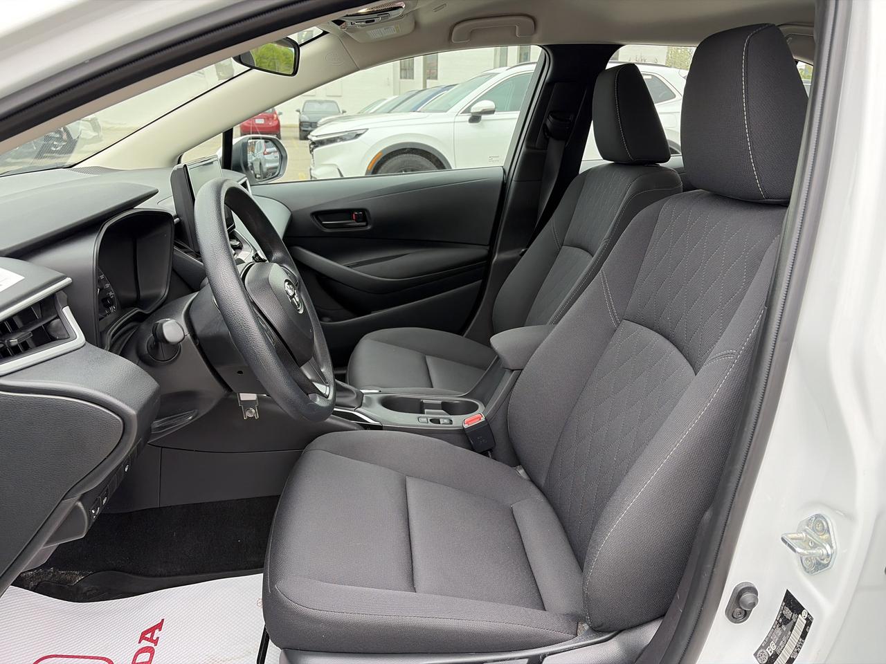 2025 Toyota Corolla LE Photo