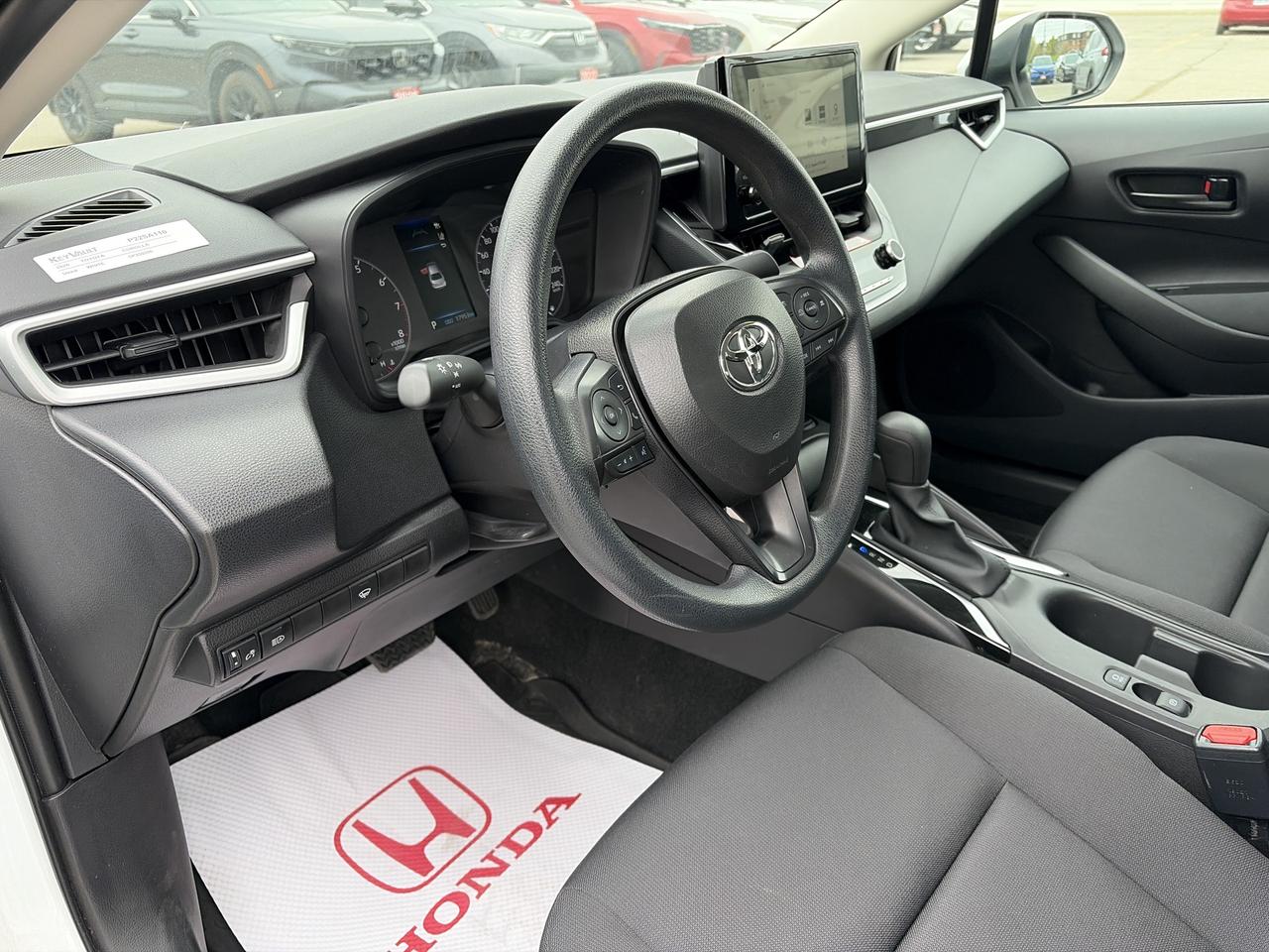 2025 Toyota Corolla LE Photo