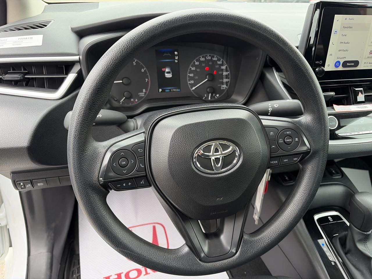 2025 Toyota Corolla LE Photo