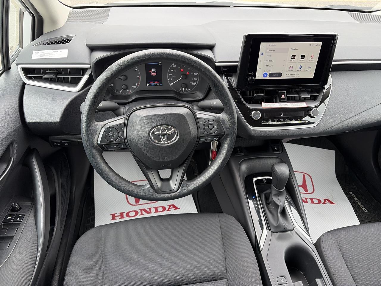 2025 Toyota Corolla LE Photo