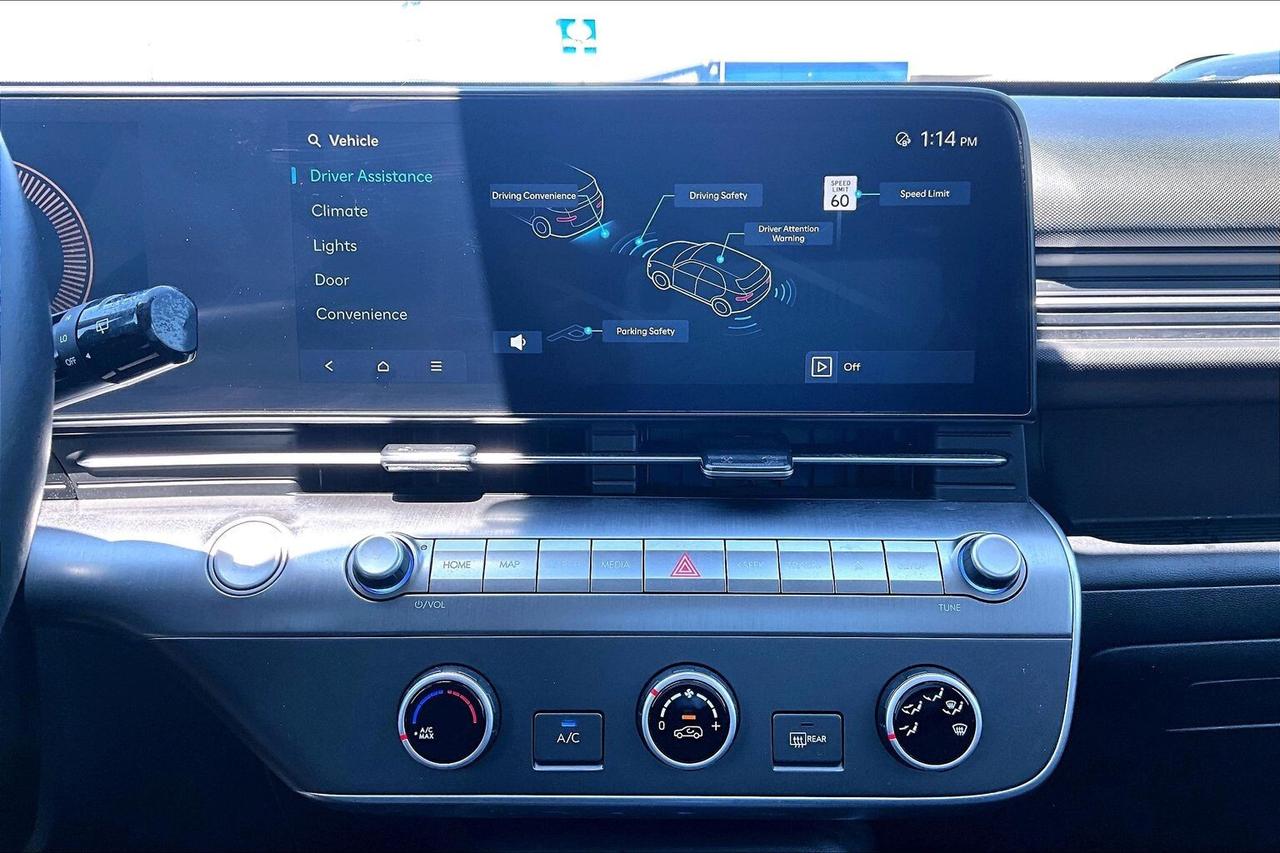 2024 Hyundai KONA PREFERRED AWD   EFFICIENT SUV   NO ACCIDENTS Photo