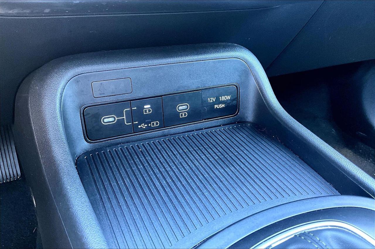 2024 Hyundai KONA PREFERRED AWD   EFFICIENT SUV   NO ACCIDENTS Photo