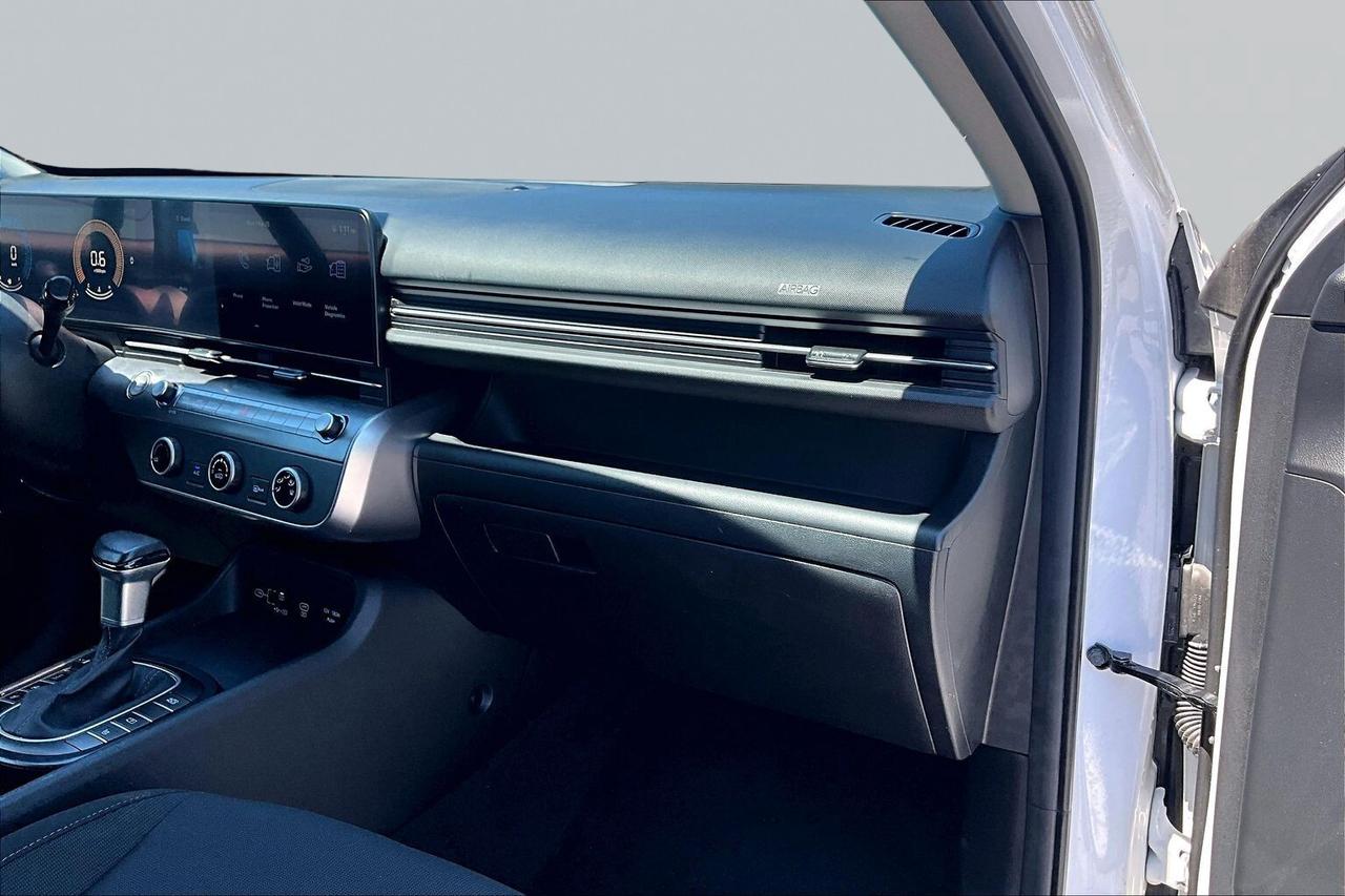 2024 Hyundai KONA PREFERRED AWD   EFFICIENT SUV   NO ACCIDENTS Photo