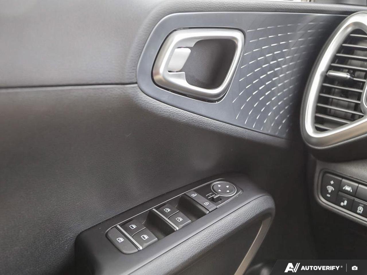 2022 Kia Soul EX   Heated Seats   Apple CarPlay   Backup Camera Photo