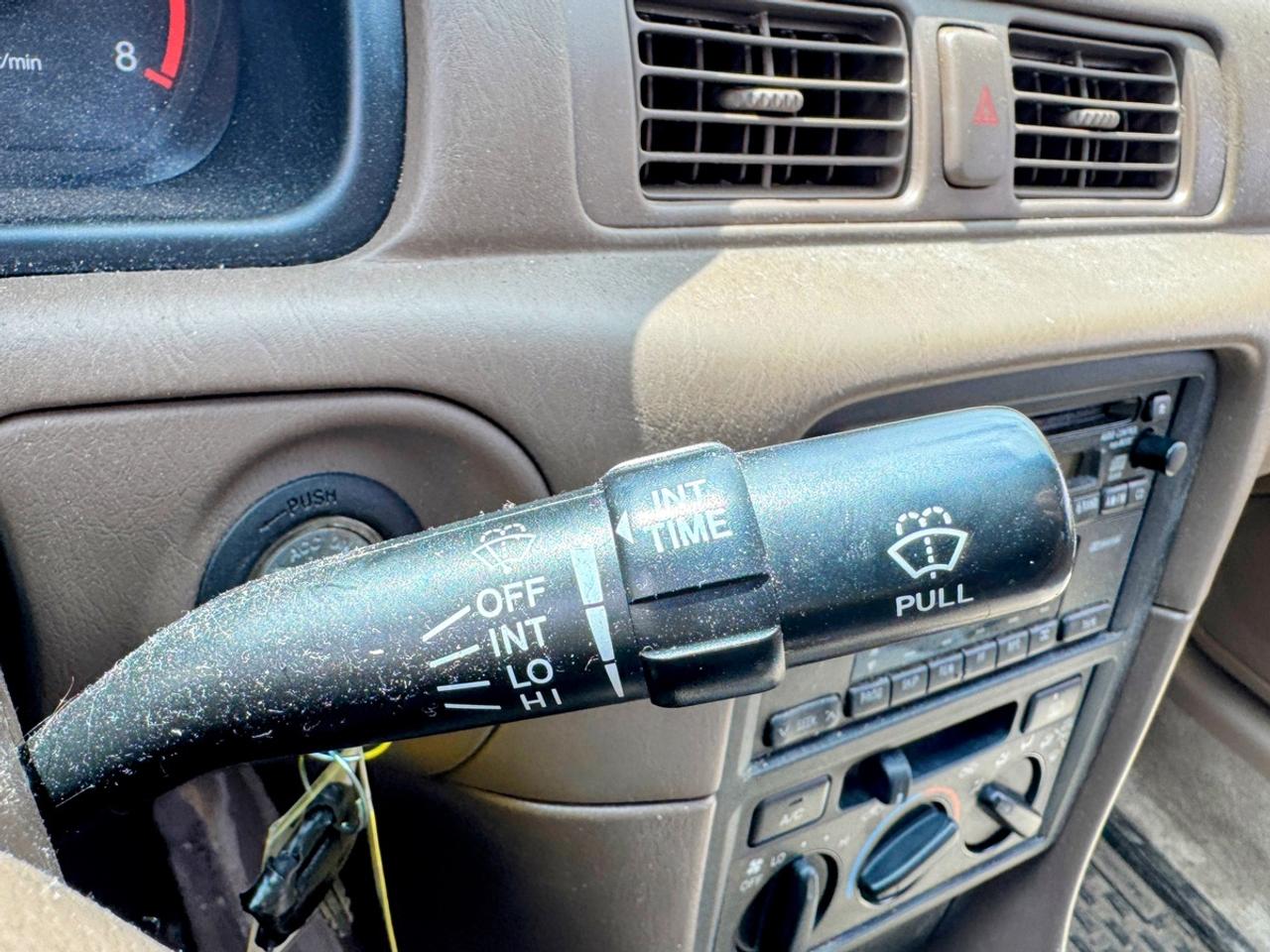 1999 Toyota Camry LE Photo