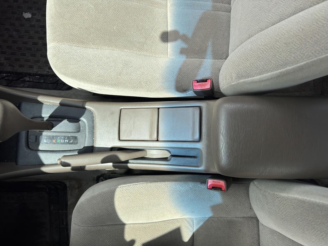 1999 Toyota Camry LE Photo