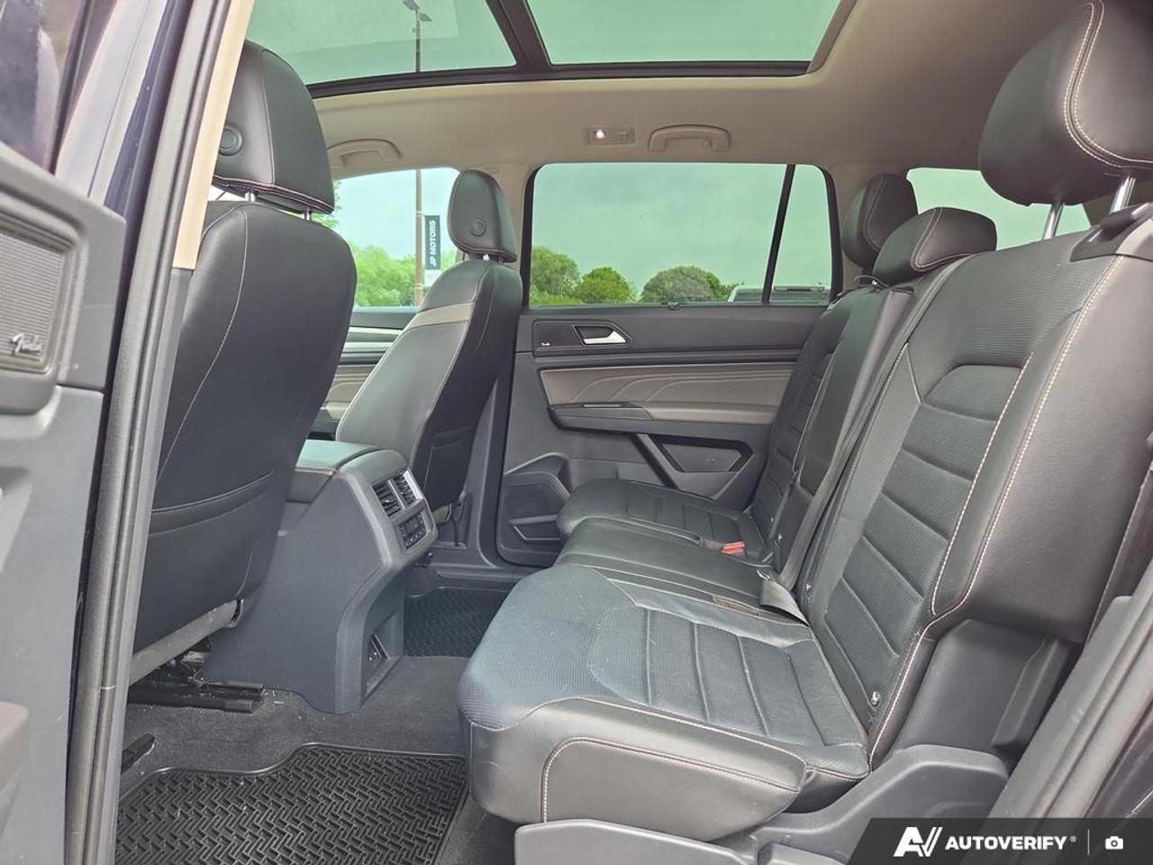 2022 Volkswagen Atlas 3.6 FSI Execline LEATHER   NAVIGATION   SUNROOF Photo