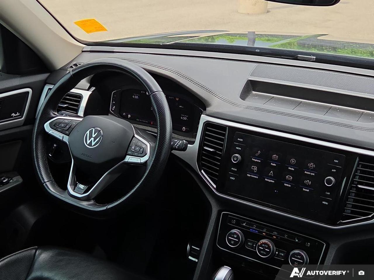 2022 Volkswagen Atlas 3.6 FSI Execline LEATHER   NAVIGATION   SUNROOF Photo