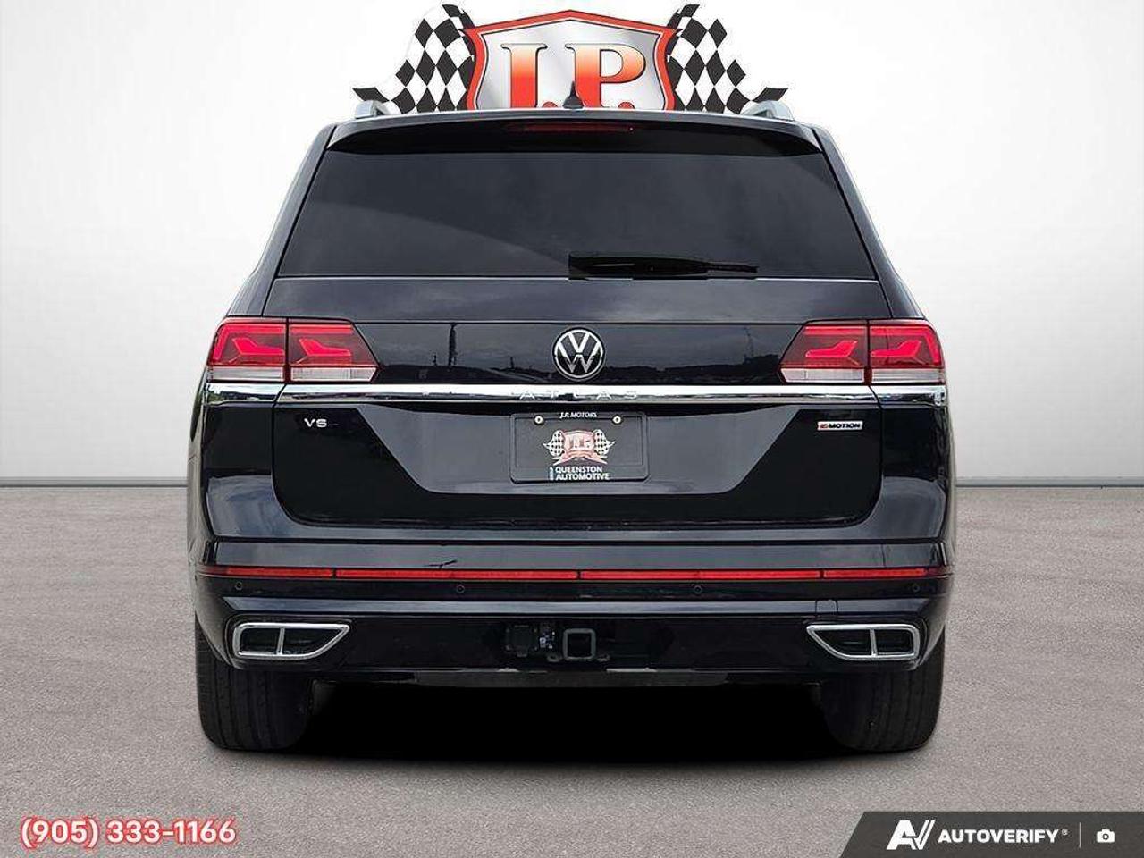 2022 Volkswagen Atlas 3.6 FSI Execline 3rd Row Seating • Leather Seating Surfaces • Automatic Parking Assist • Factory Remote Start • Power Sun Photo