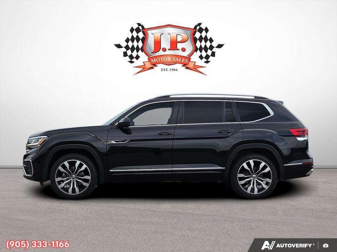 2022 Volkswagen Atlas 3.6 FSI Execline 3rd Row Seating • Leather Seating Surfaces • Automatic Parking Assist • Factory Remote Start • Power Sun Photo2