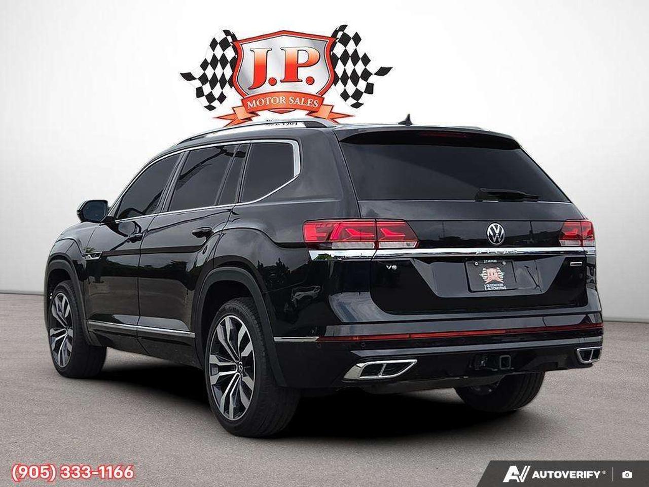 2022 Volkswagen Atlas 3.6 FSI Execline 3rd Row Seating • Leather Seating Surfaces • Automatic Parking Assist • Factory Remote Start • Power Sun Photo