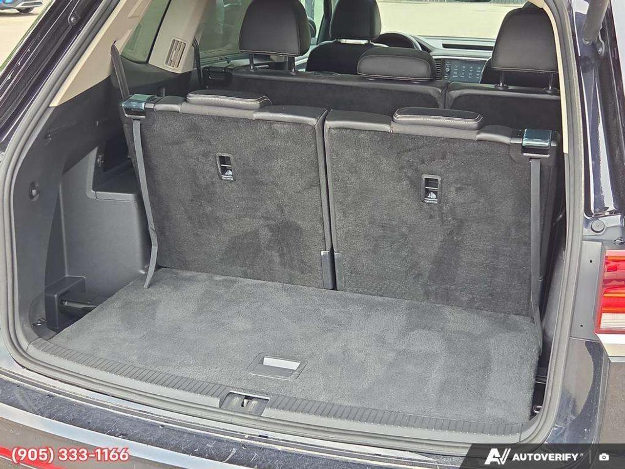 2022 Volkswagen Atlas 3.6 FSI Execline 3rd Row Seating • Leather Seating Surfaces • Automatic Parking Assist • Factory Remote Start • Power Sun Photo