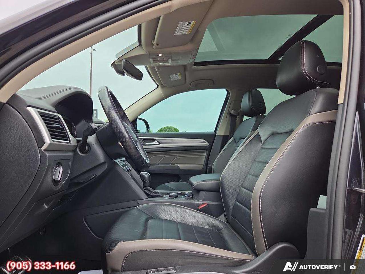2022 Volkswagen Atlas 3.6 FSI Execline 3rd Row Seating • Leather Seating Surfaces • Automatic Parking Assist • Factory Remote Start • Power Sun Photo