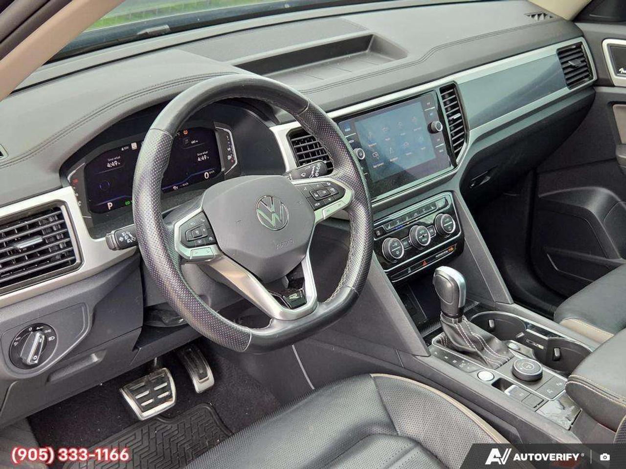 2022 Volkswagen Atlas 3.6 FSI Execline 3rd Row Seating • Leather Seating Surfaces • Automatic Parking Assist • Factory Remote Start • Power Sun Photo