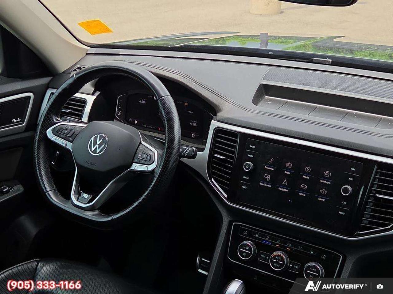 2022 Volkswagen Atlas 3.6 FSI Execline 3rd Row Seating • Leather Seating Surfaces • Automatic Parking Assist • Factory Remote Start • Power Sun Photo