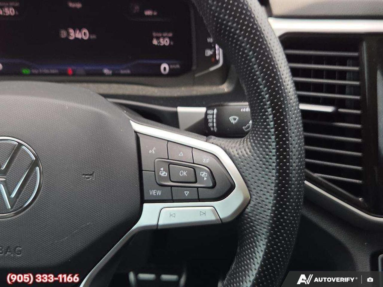 2022 Volkswagen Atlas 3.6 FSI Execline 3rd Row Seating • Leather Seating Surfaces • Automatic Parking Assist • Factory Remote Start • Power Sun Photo