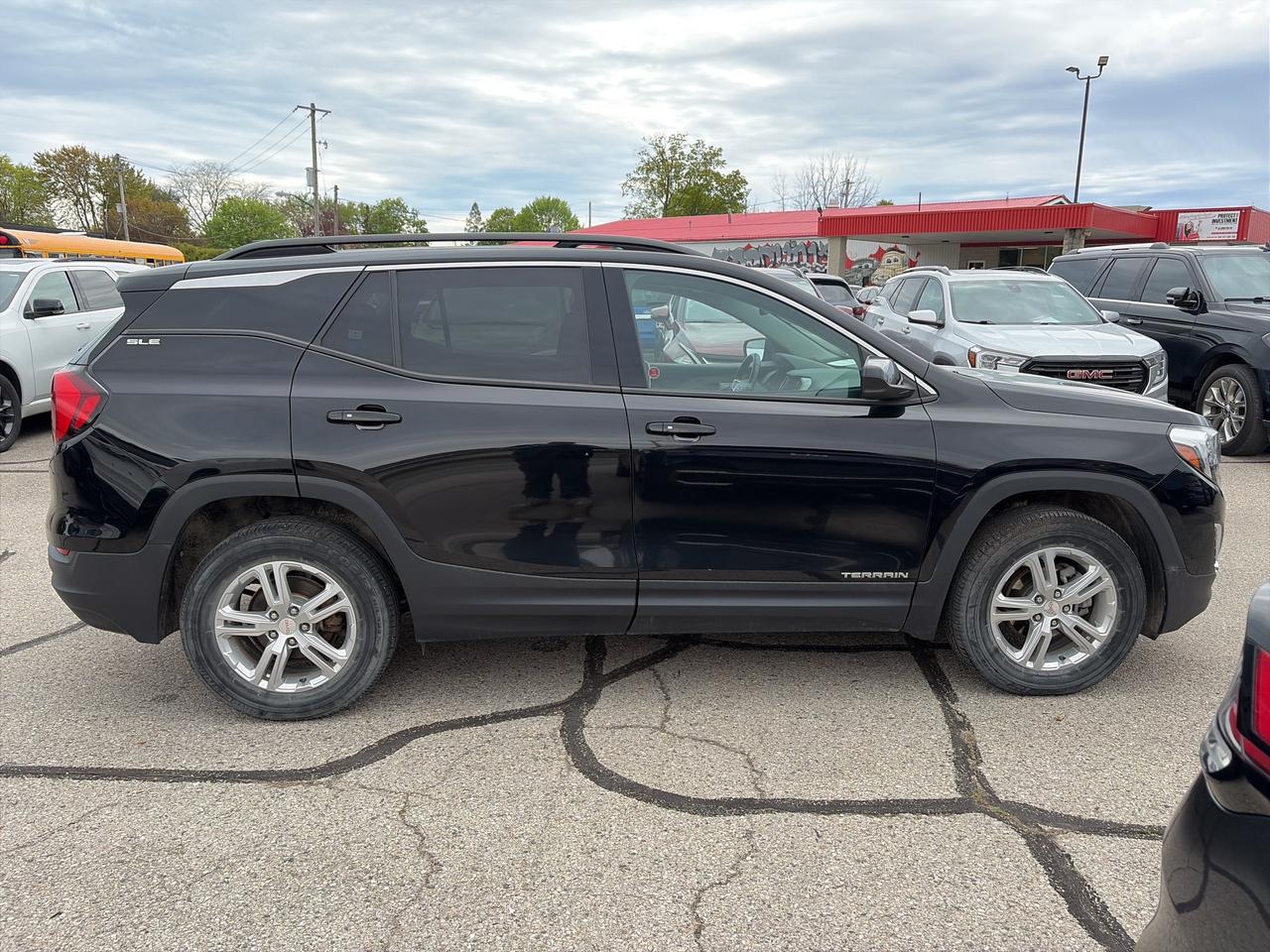 2018 GMC Terrain SLE, DIESEL, CLEAN CARFAX, REMOTE START! Photo