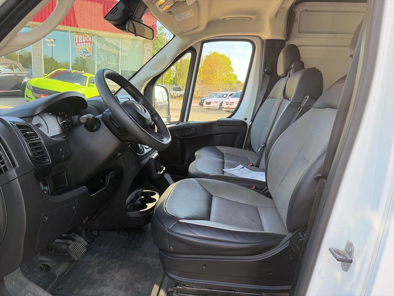 2024 RAM ProMaster Cargo Van TRADESMAN 2500 HIGH ROOF, CLEAN CARFAX, 3 SEATER! Photo