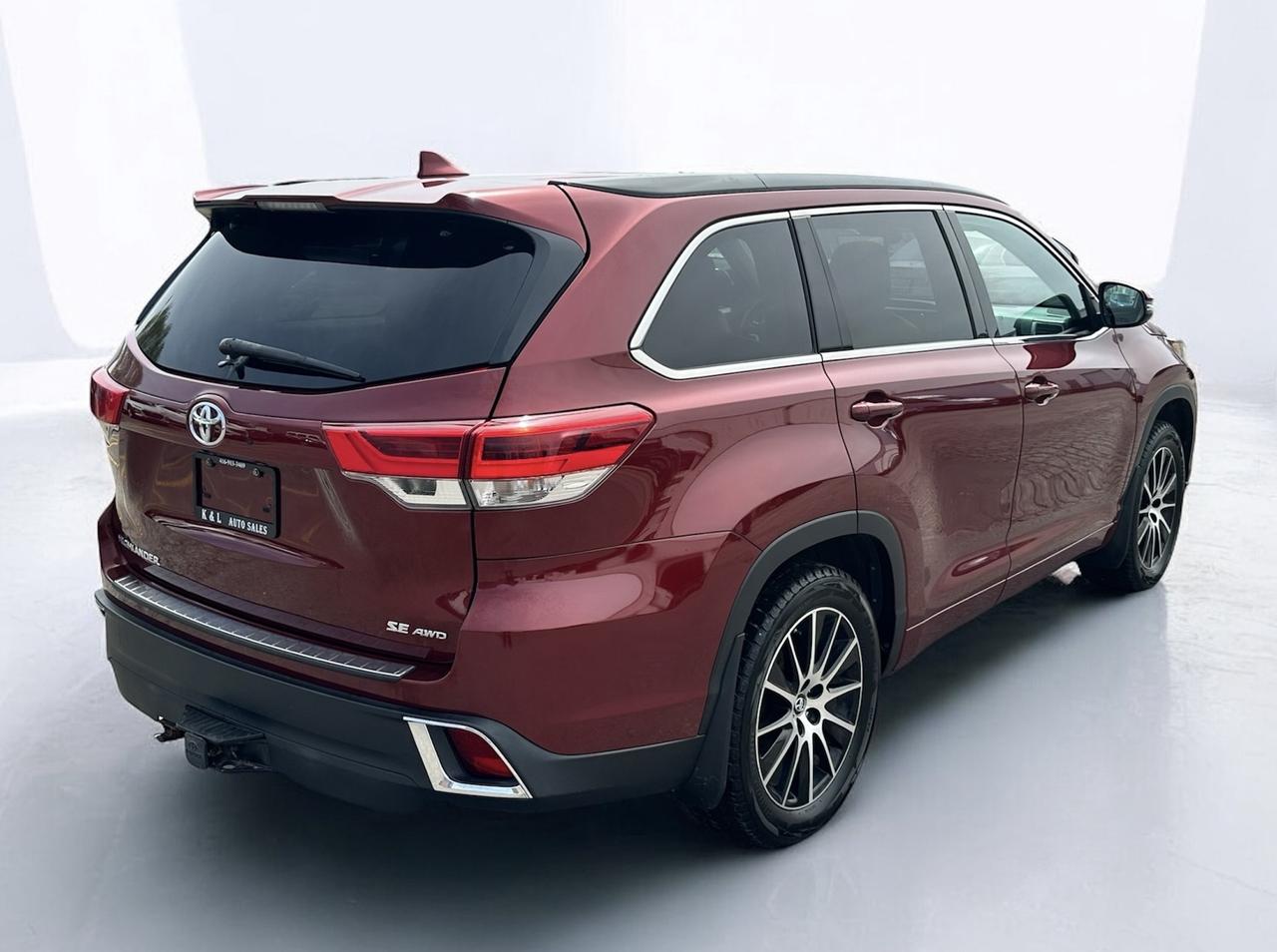 2017 Toyota Highlander SE ~ AWD ~ LEATHER ~ NAV ~ CERTIFIED Photo