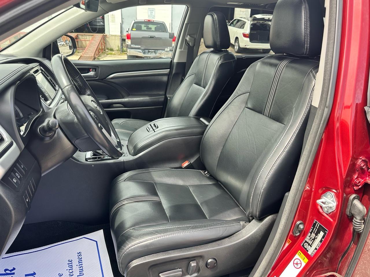 2017 Toyota Highlander SE ~ AWD ~ LEATHER ~ NAV ~ CERTIFIED Photo