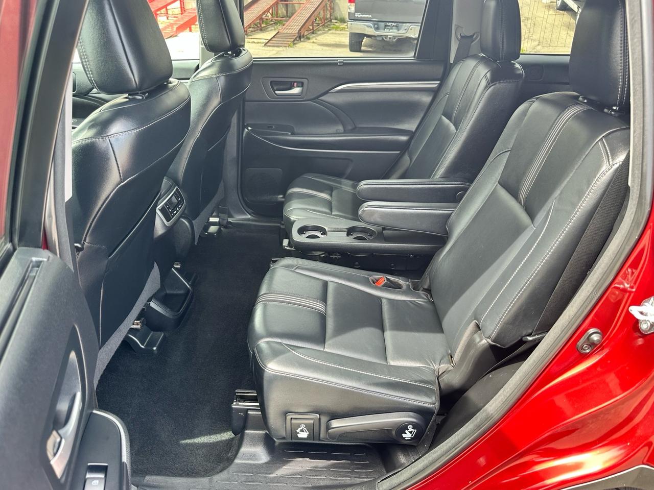 2017 Toyota Highlander SE ~ AWD ~ LEATHER ~ NAV ~ CERTIFIED Photo