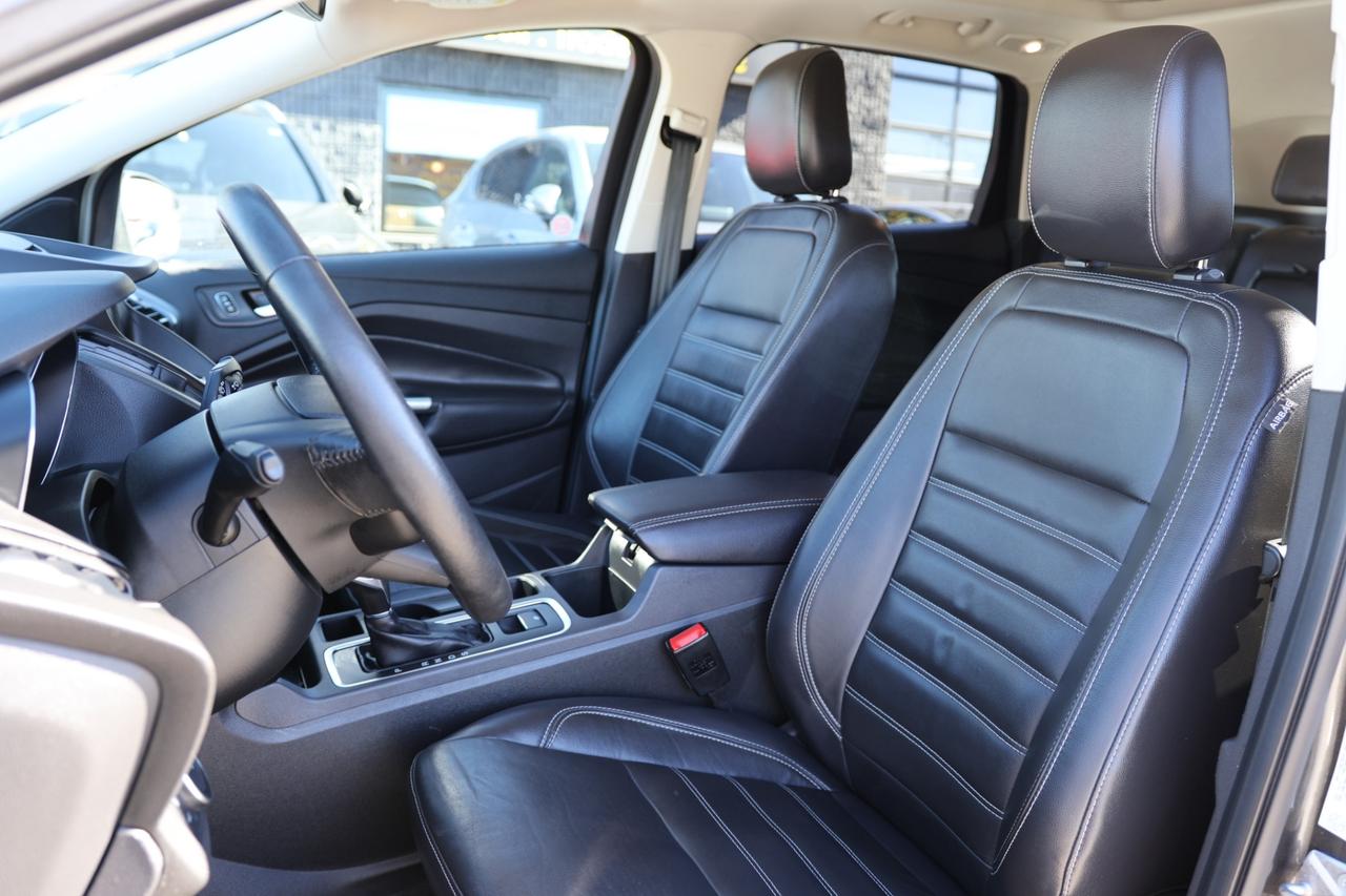 2018 Ford Escape TITANIUM-AWD-R STARTER/NAV/BCAM/LEATHER/MEM SEAT/H Photo