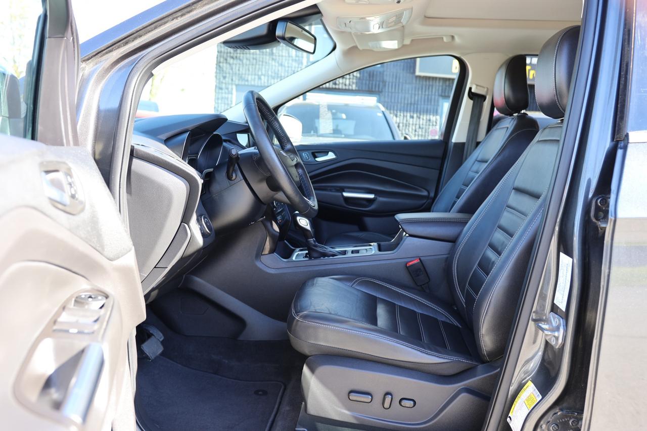 2018 Ford Escape TITANIUM-AWD-R STARTER/NAV/BCAM/LEATHER/MEM SEAT/H Photo