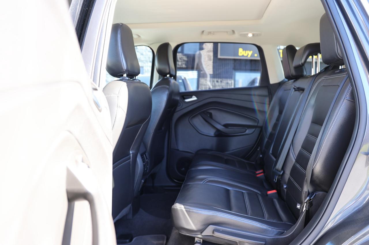 2018 Ford Escape TITANIUM-AWD-R STARTER/NAV/BCAM/LEATHER/MEM SEAT/H Photo