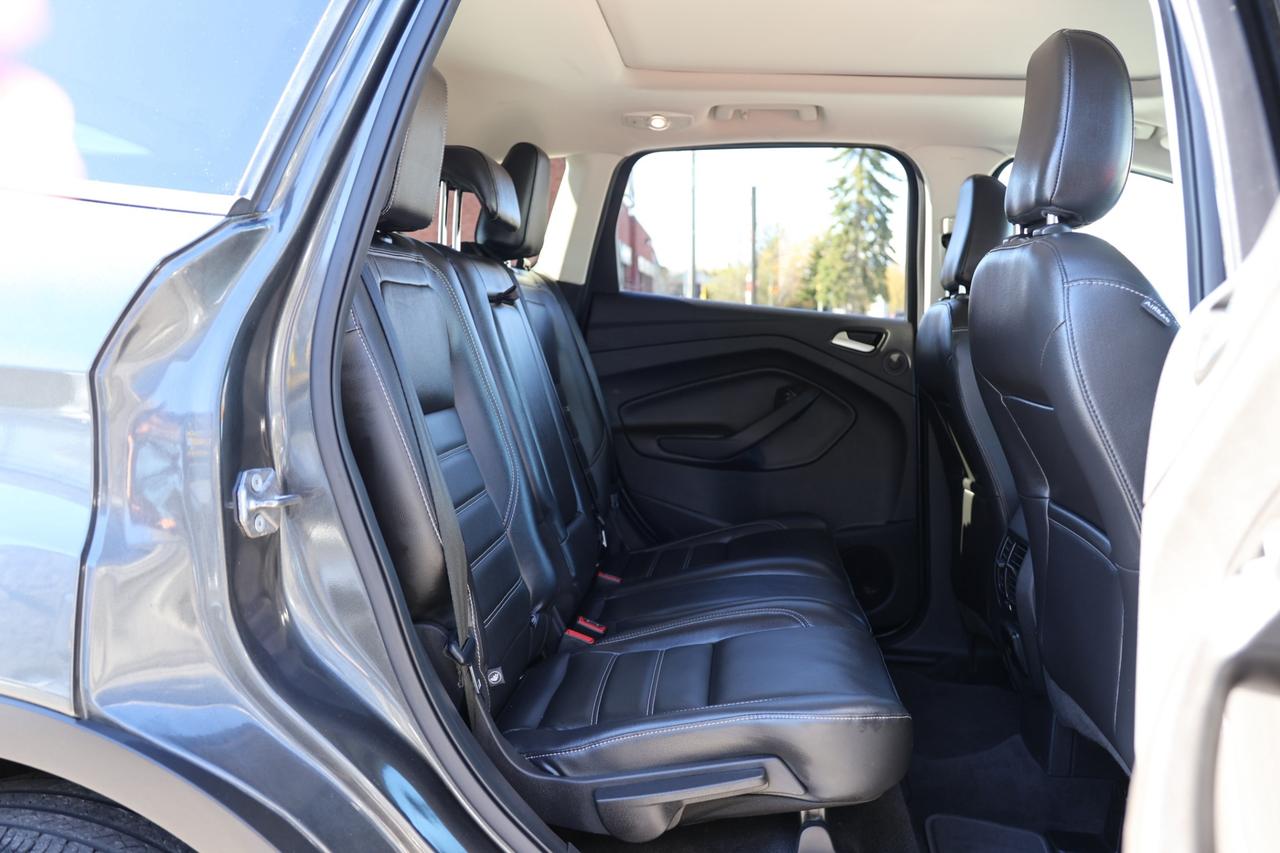 2018 Ford Escape TITANIUM-AWD-R STARTER/NAV/BCAM/LEATHER/MEM SEAT/H Photo